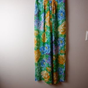 Gottex Saks Fifth Avenue pair of wide leg pants in a floral print. Size S